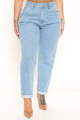 In The Moment No Stretch Loose Fit Mom Jeans - Light Blue Wash Ins Street