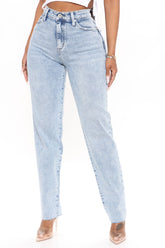 Took Him By Surprise Slim Fit Boyfriend Jeans - Light Blue Wash Ins Street