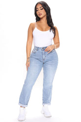 Meet Your Mom Jeans - Medium Blue Wash Ins Street