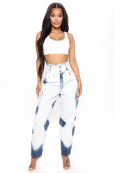 Livin' In A Dream Bleached Balloon Jeans - Light Blue Wash Ins Street