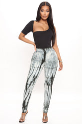 What's Your Vibe Tie Dye Skinny Jeans - Black/combo Ins Street