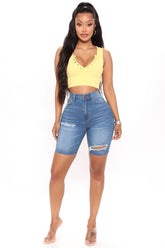 Even The Moon Can't Stretch Bermuda Shorts - Medium Blue Wash Ins Street