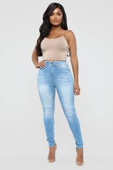 Statuesque Booty Lifting Jeans - Light Blue Wash Ins Street
