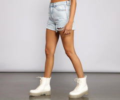 High-Rise Frayed Mom Shorts insstreet