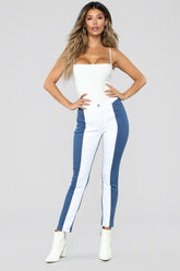 Too Confused Skinny Jeans - Medium Blue Wash Ins Street