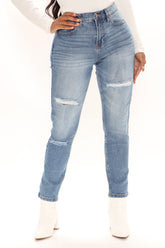 Arms Open High Rise Mom Jeans - Light Blue Wash Ins Street