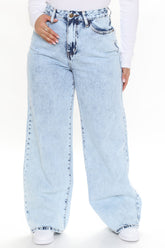 Baggy Babe Vibes Wide Leg Jeans - Light Blue Wash Ins Street