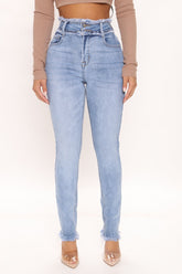 Florence Fray Hem Skinny Jeans - Light Blue Wash Ins Street