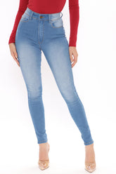 She's Classy Stretch Skinny Jeans - Light Blue Wash Ins Street