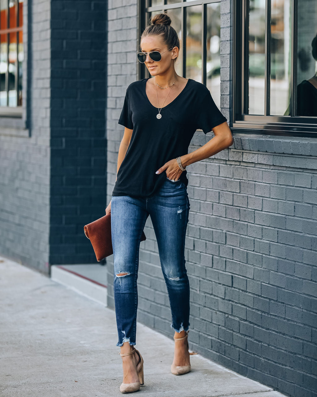 Kinsley V-Neck Pocket Tee - Black Ins Street