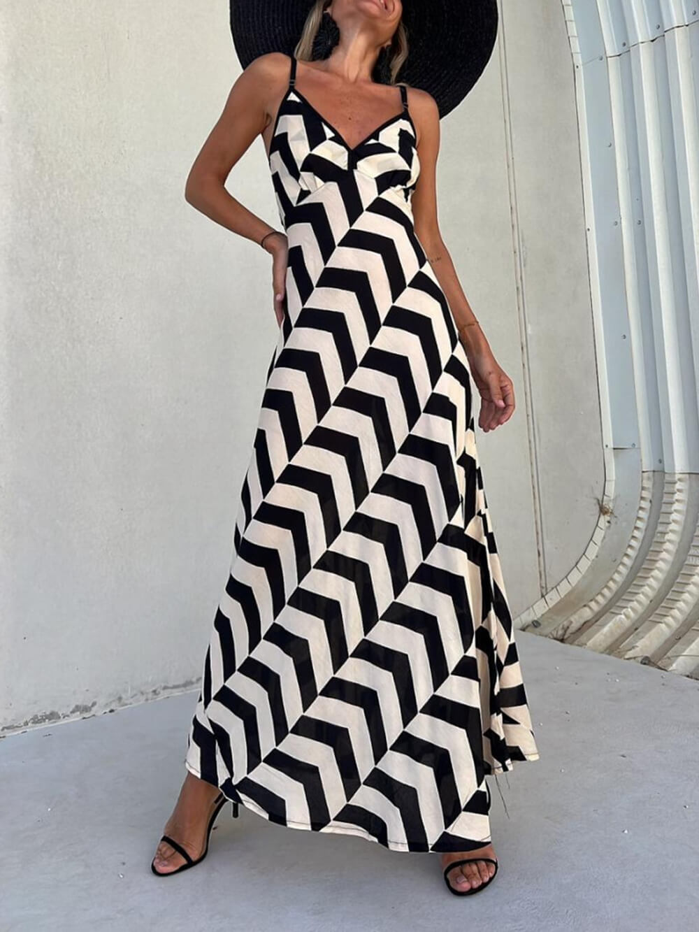 Unique Ethnic Print Charming Suspender Cut Maxi Dress InsStreet