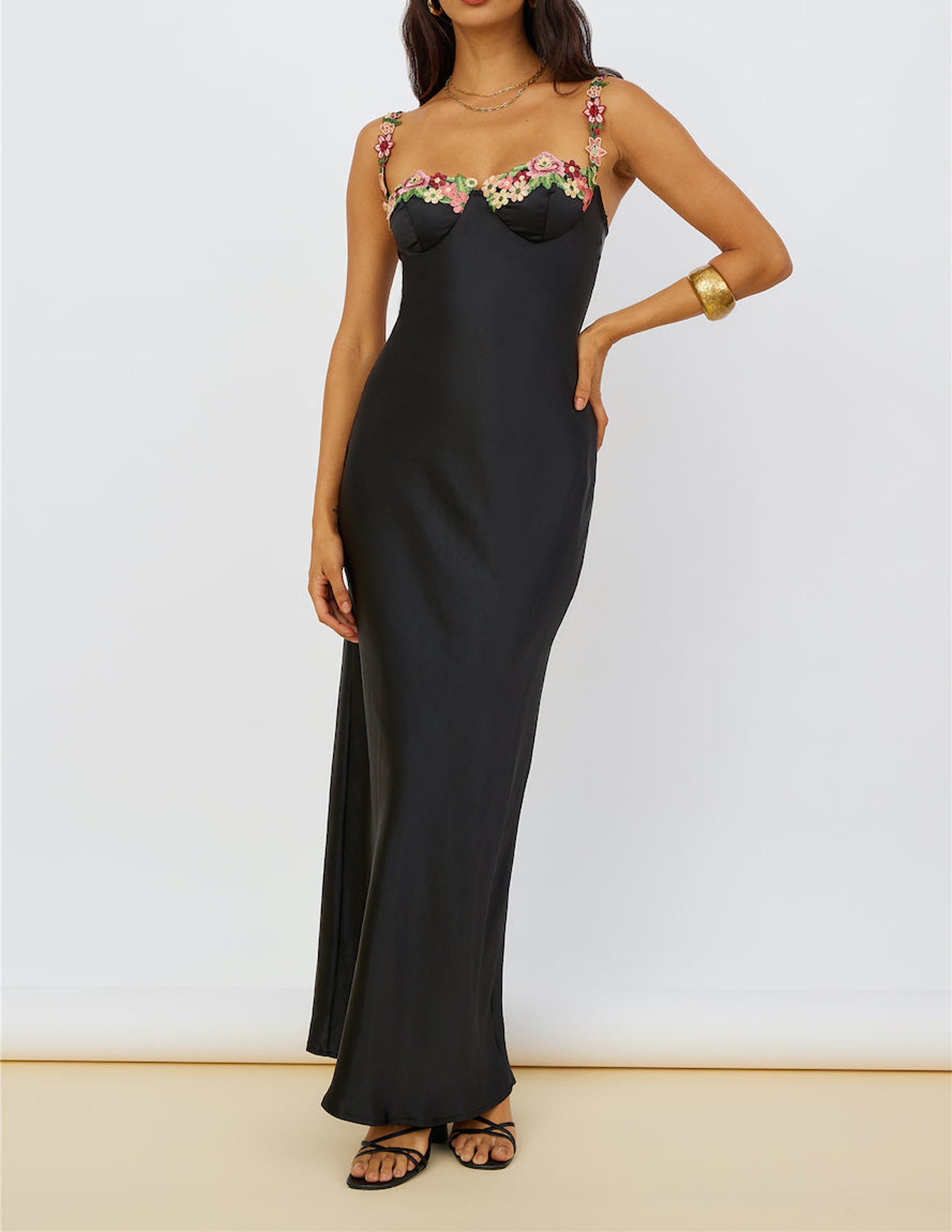 Magnetic Forces Flower Charming Embroidery Maxi Dress Black InsStreet