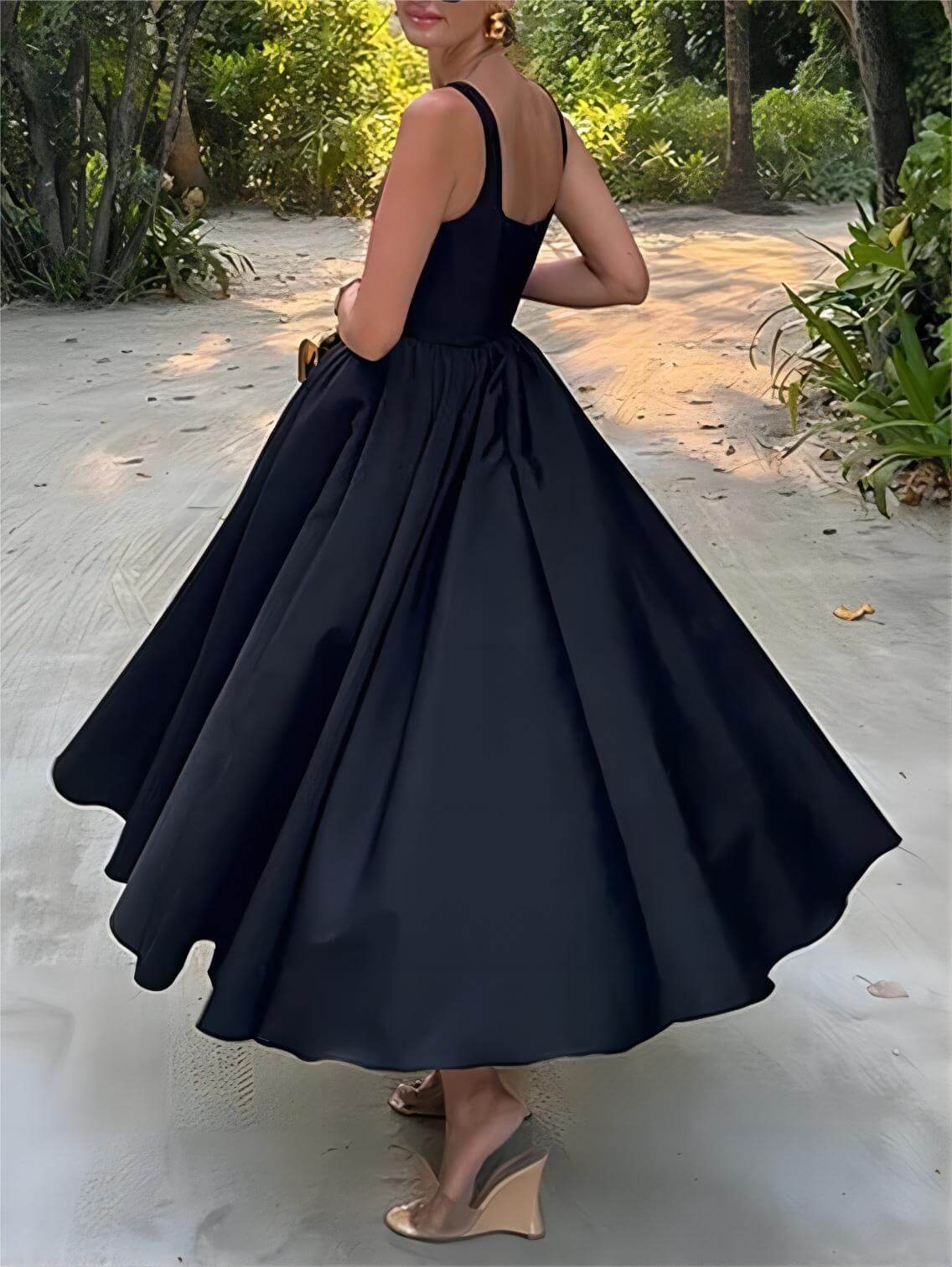 Stylish And Elegant Off-Shoulder Graceful Strapless Sleeveless Mixi Dress InsStreet