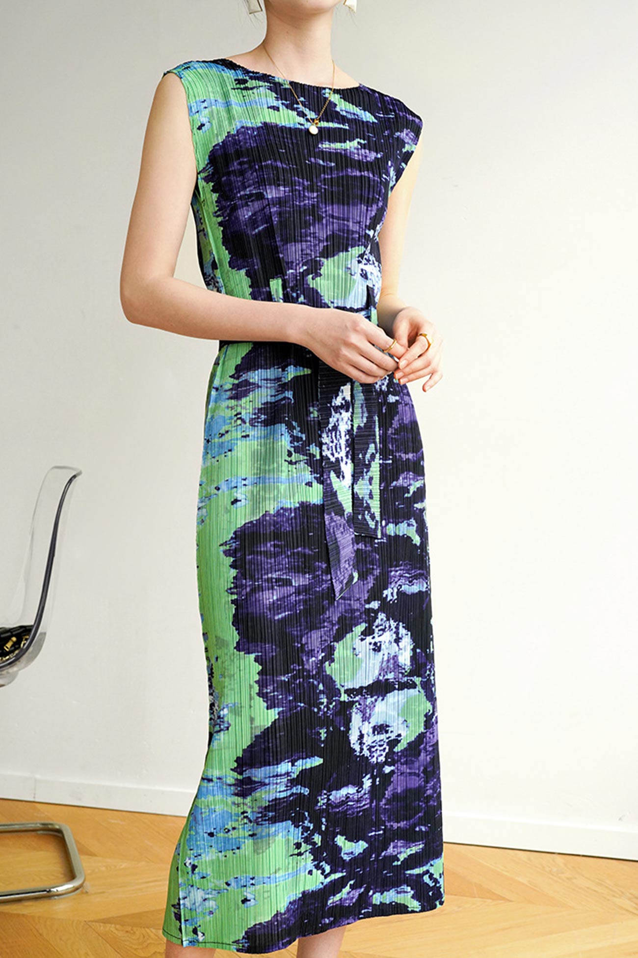 Printed Sleeveless Dress with Side Slit and Full Pleats InsStreet