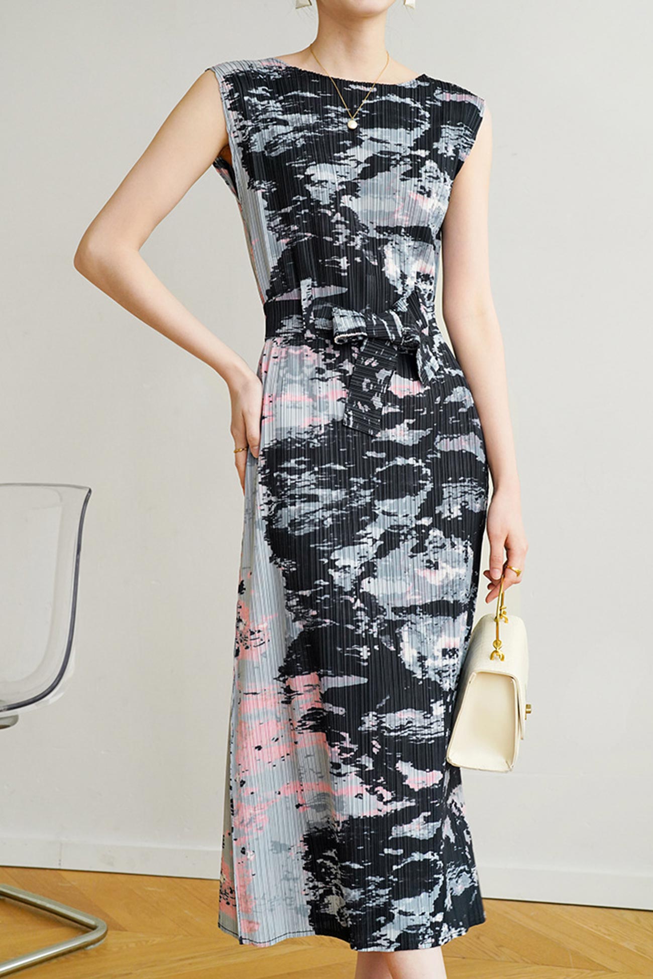 Printed Sleeveless Dress with Side Slit and Full Pleats InsStreet