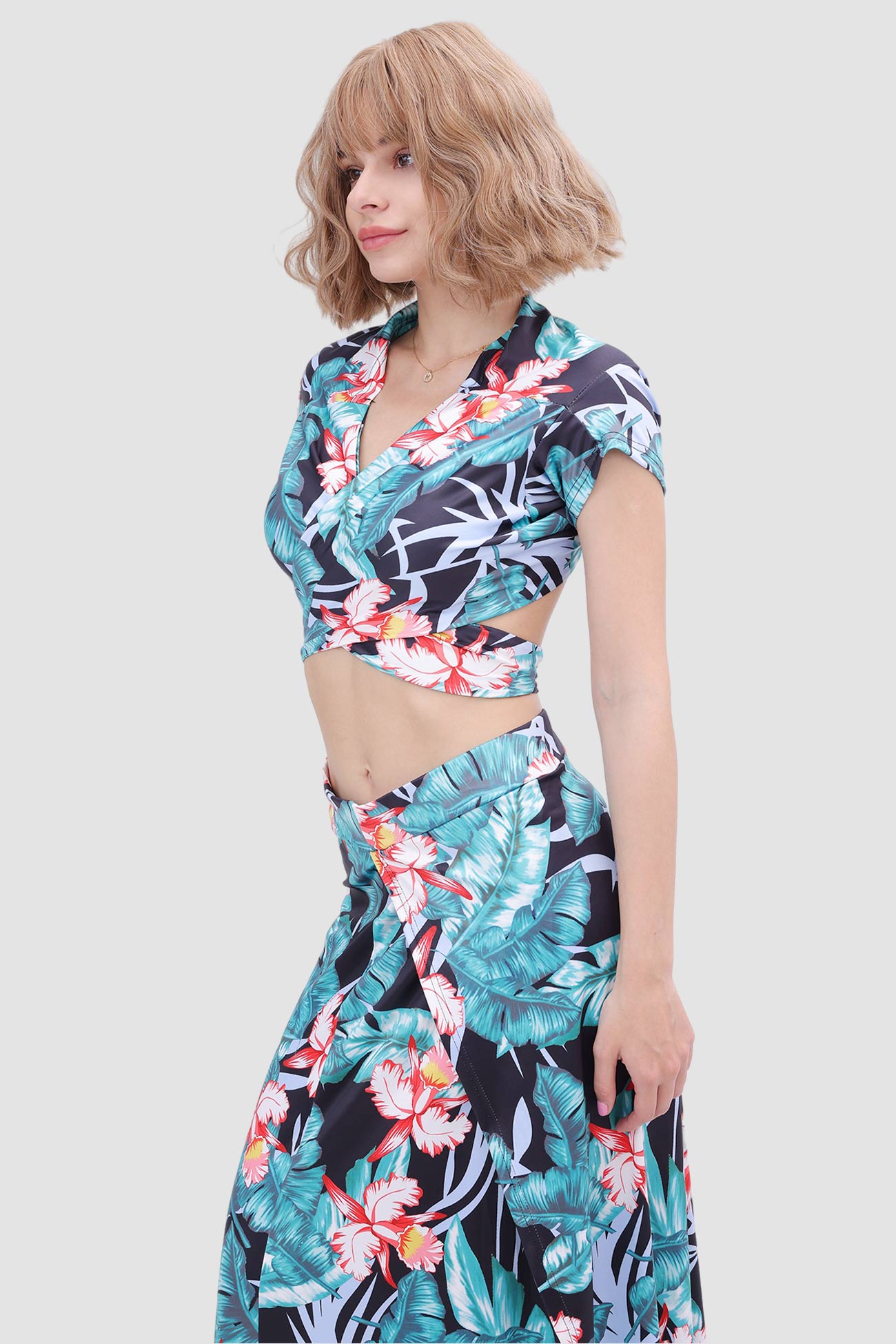 V-neck Printed Two-piece Dress with Waist-revealing Design InsStreet