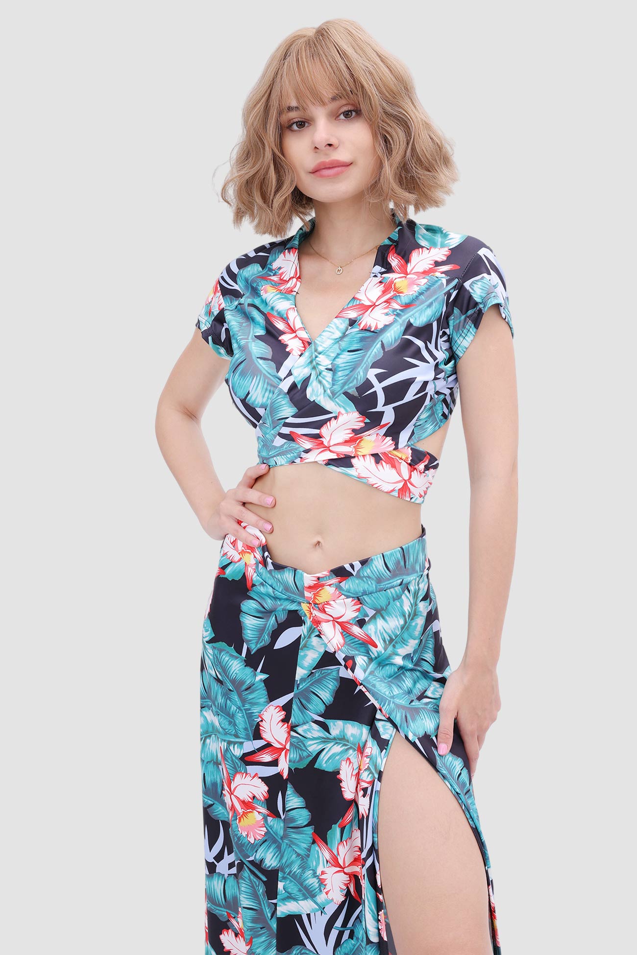 V-neck Printed Two-piece Dress with Waist-revealing Design InsStreet