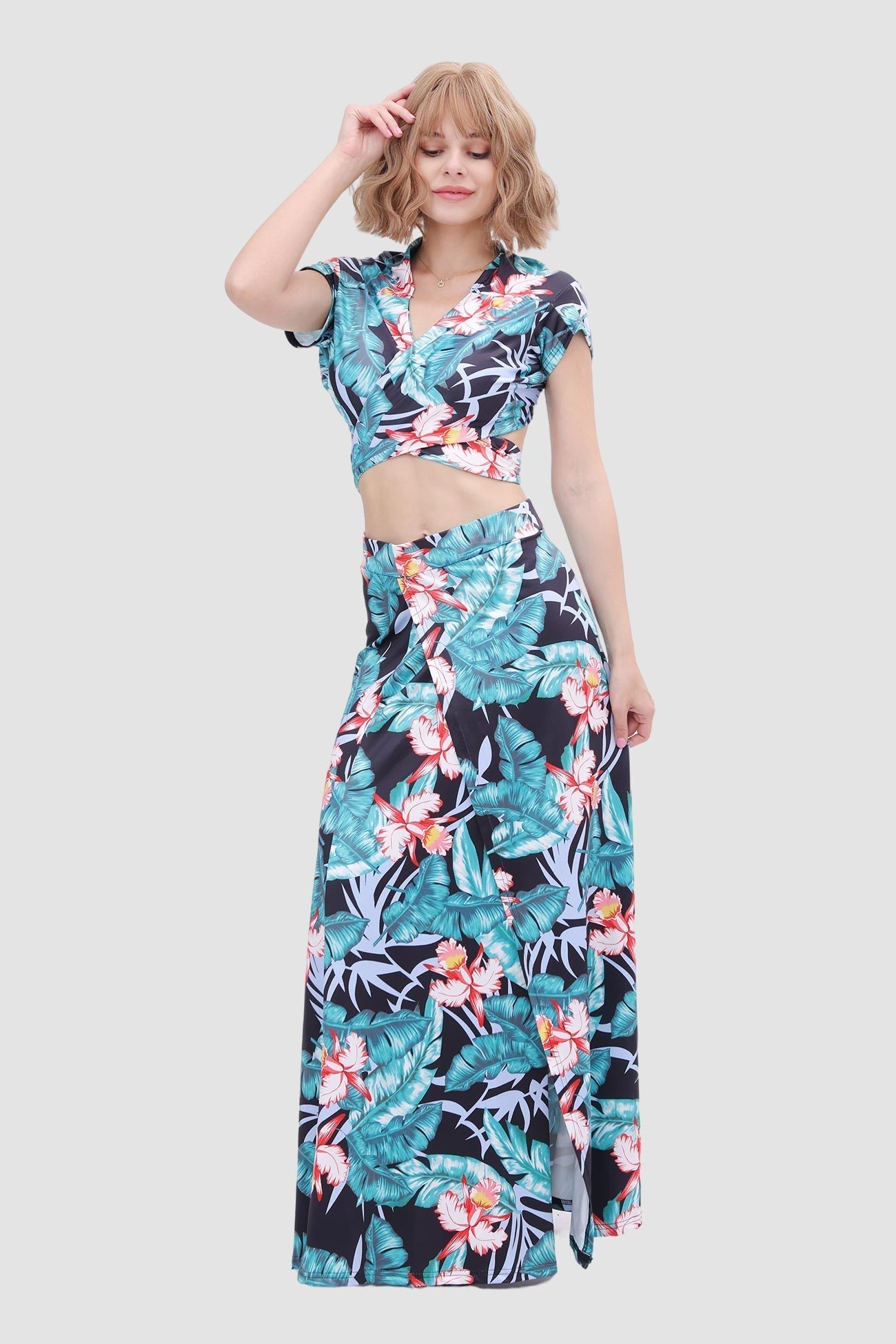 V-neck Printed Two-piece Dress with Waist-revealing Design InsStreet