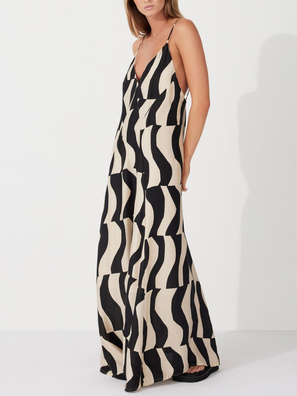 Scooped Back Relaxed Charming Fit Style Maxi Dress InsStreet