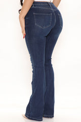 Slimming Flare Jeans - Dark Wash Ins Street