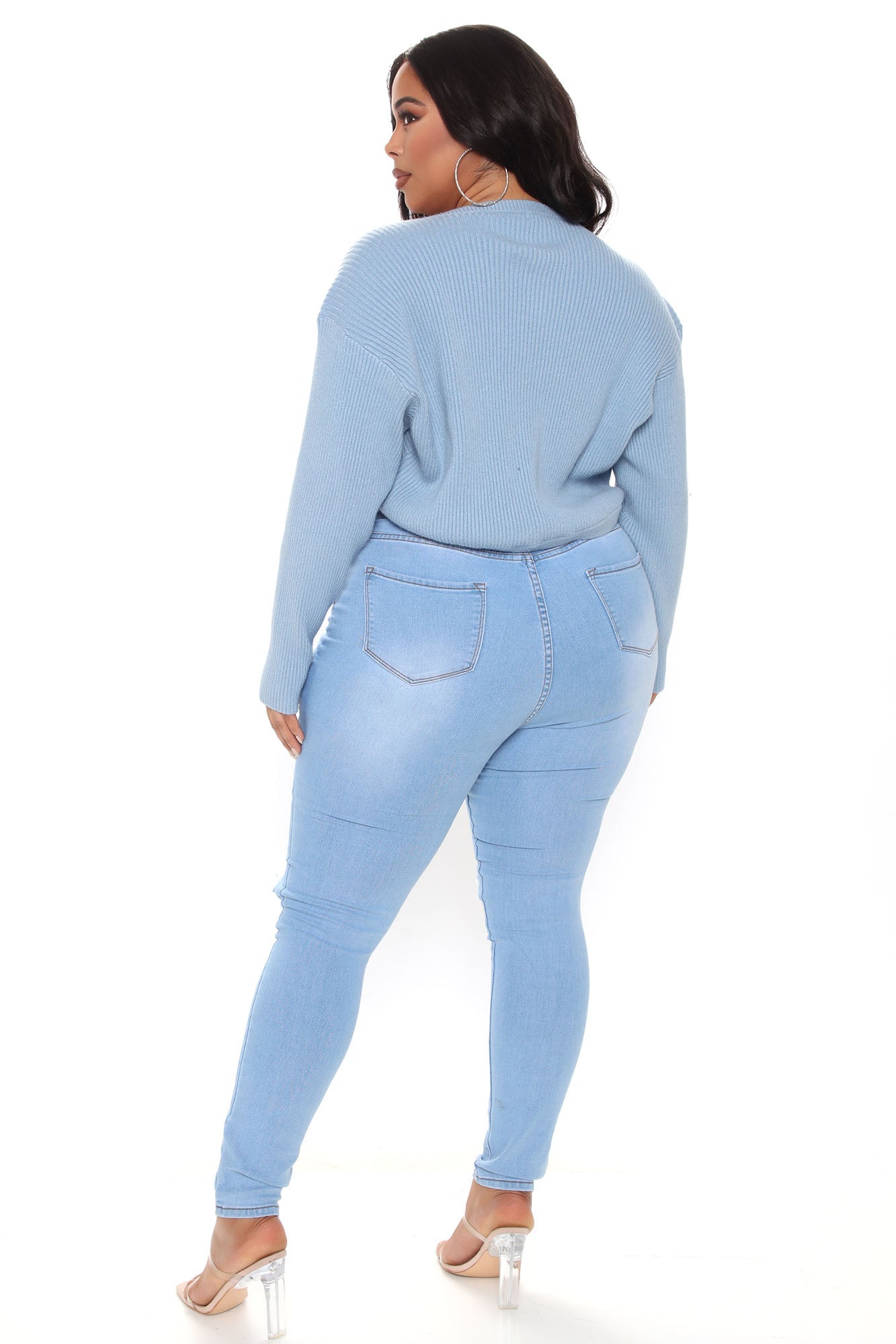 Say Yes To Distress Jeans - Light Blue Wash Ins Street