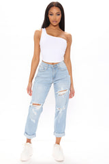 Know It All Mid Rise Boyfriend Jeans - Vintage Blue Wash Ins Street