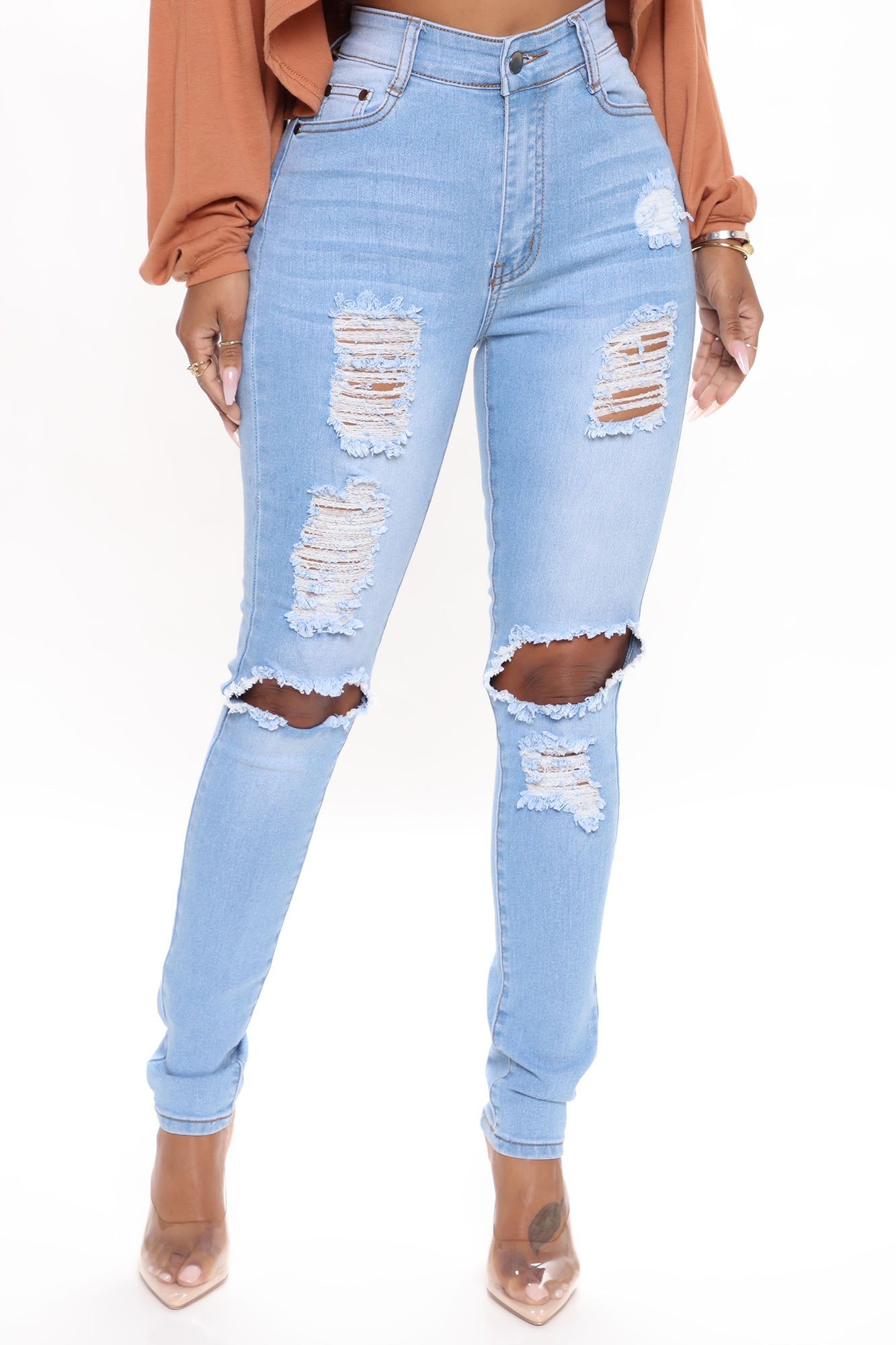 Say Yes To Distress Jeans - Light Blue Wash Ins Street