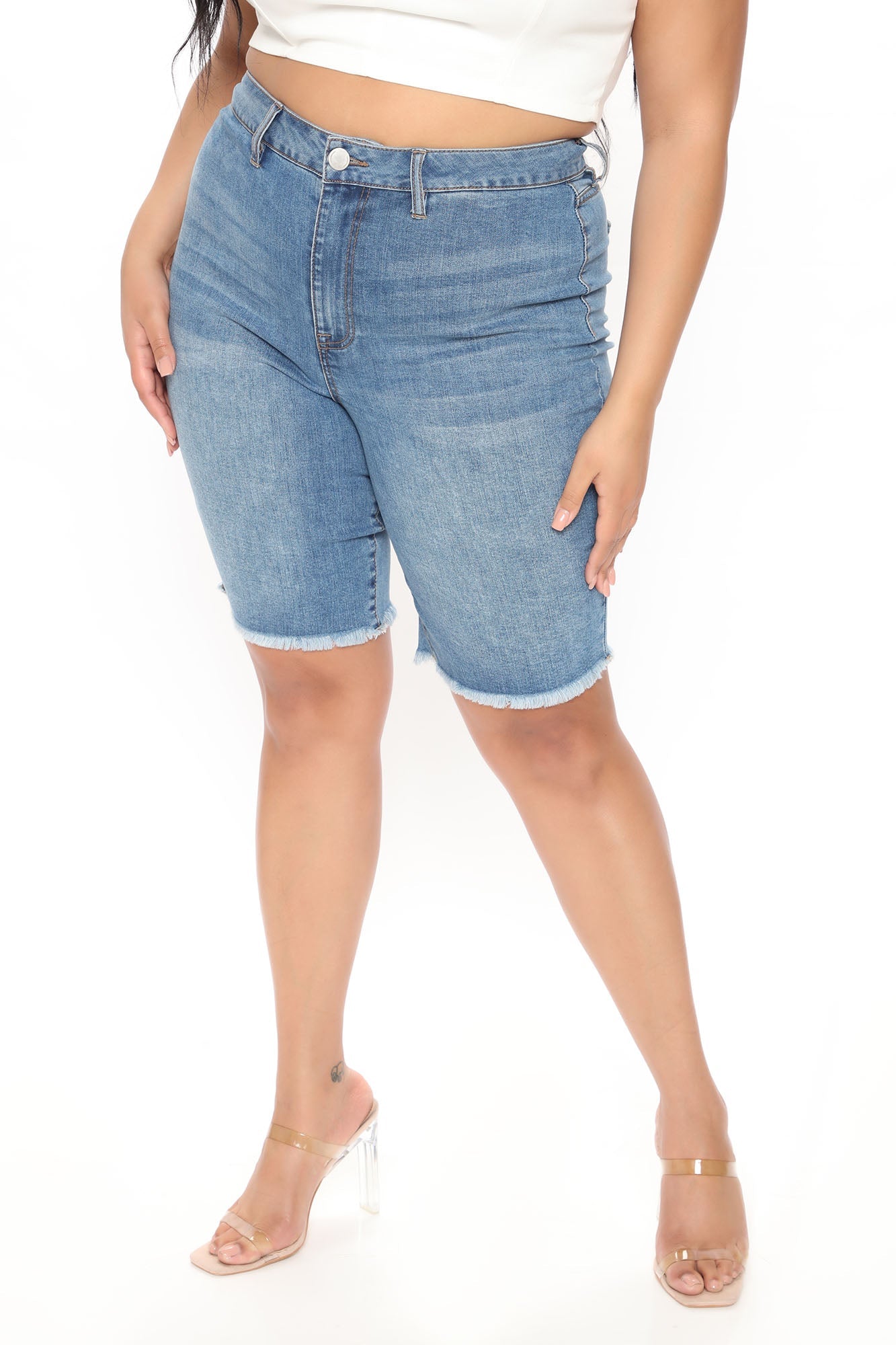 Made You Look Bermuda Shorts - Medium Blue Wash Ins Street