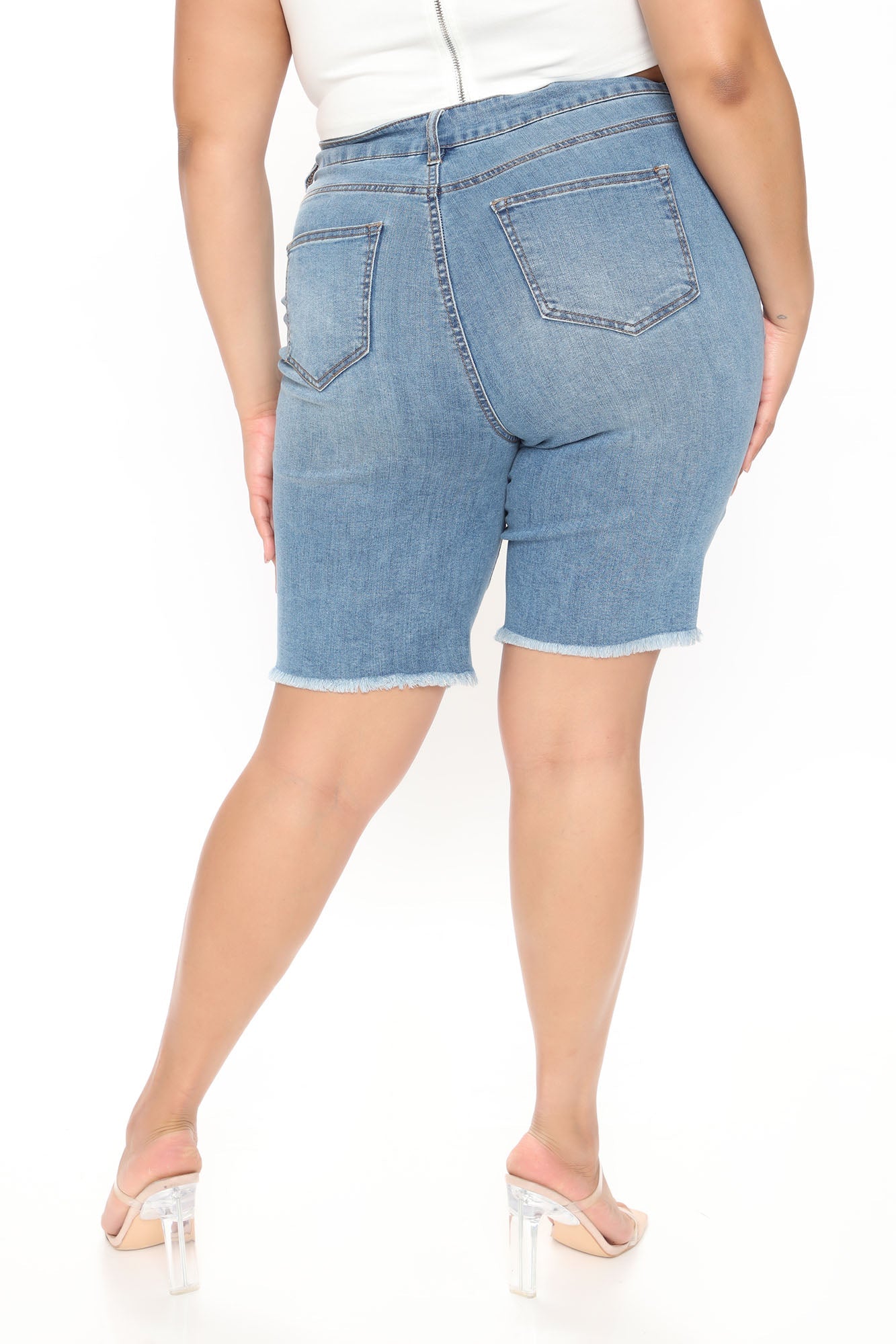 Made You Look Bermuda Shorts - Medium Blue Wash Ins Street