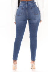 It's A Classic Crop Jeans - Dark Wash Ins Street