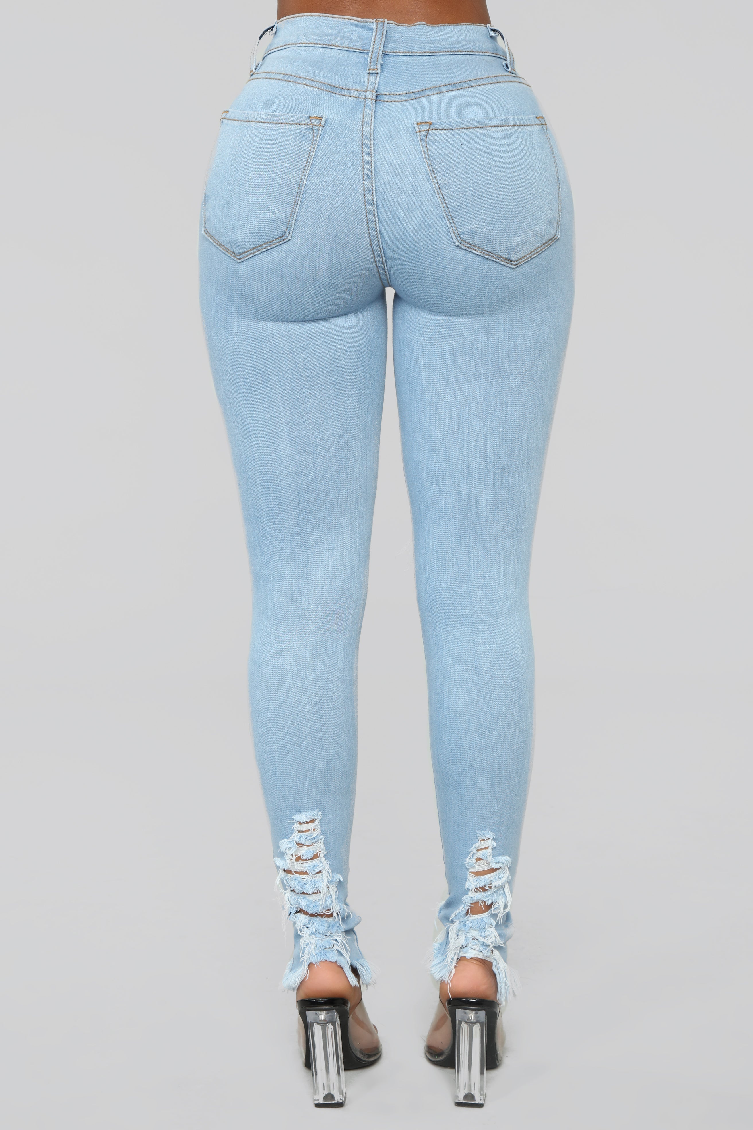 Tell Your Boy Bye Jeans - Light Blue Wash Ins Street