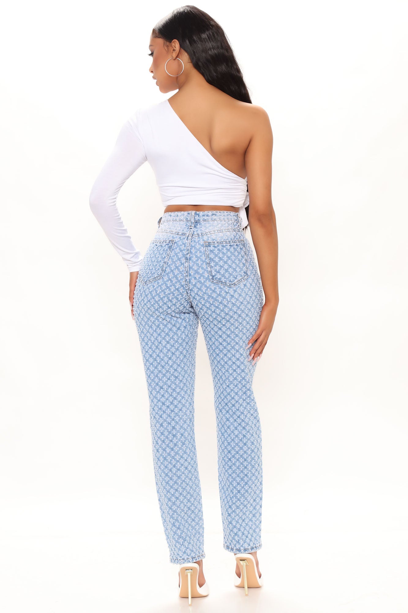 Feel It Out Straight Leg Jeans - Medium Blue Wash Ins Street