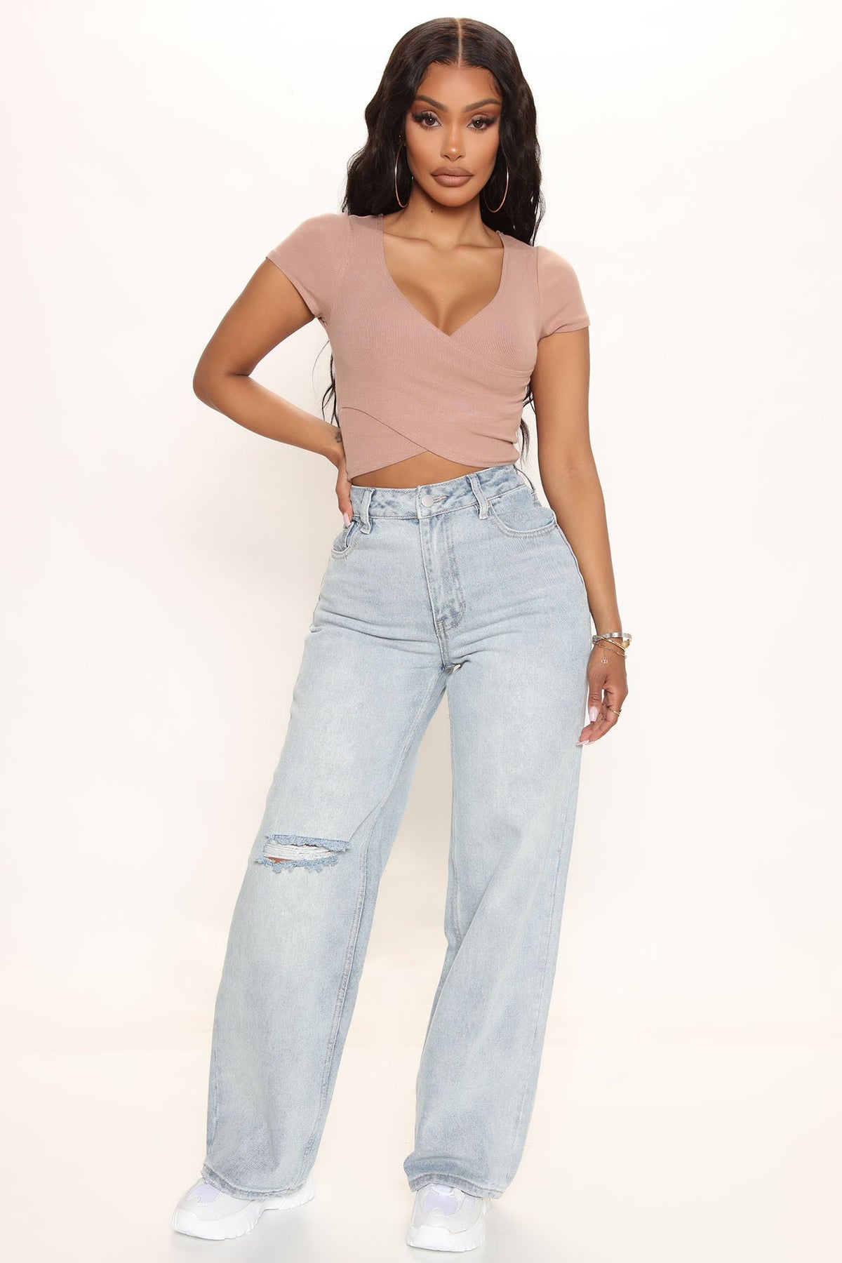 Loose And Easy High Waist Ripped Straight Leg Jeans - Light Blue Wash Ins Street