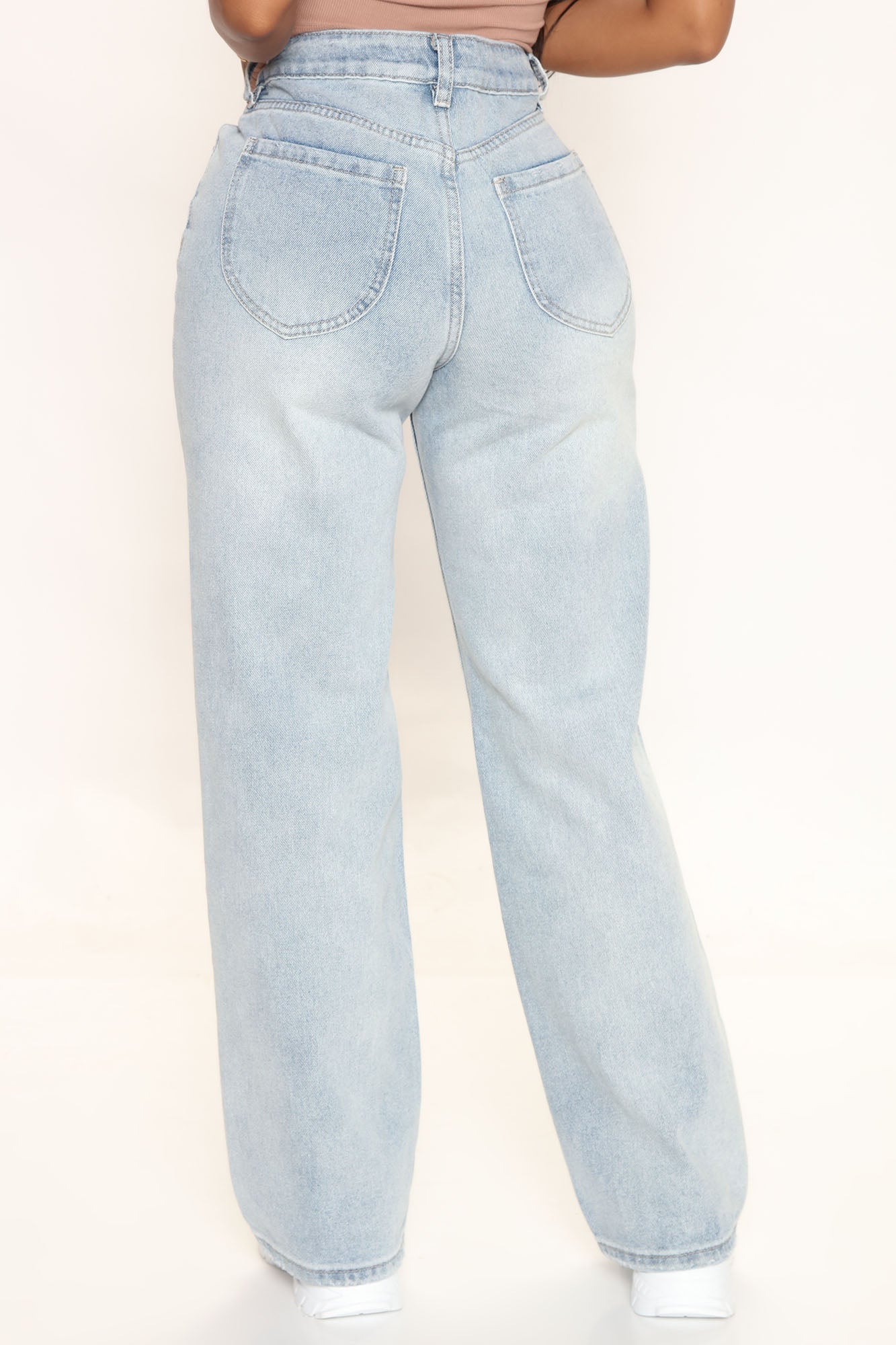 Loose And Easy High Waist Ripped Straight Leg Jeans - Light Blue Wash Ins Street