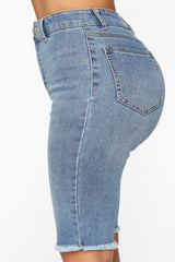 Made You Look Bermuda Shorts - Medium Blue Wash Ins Street