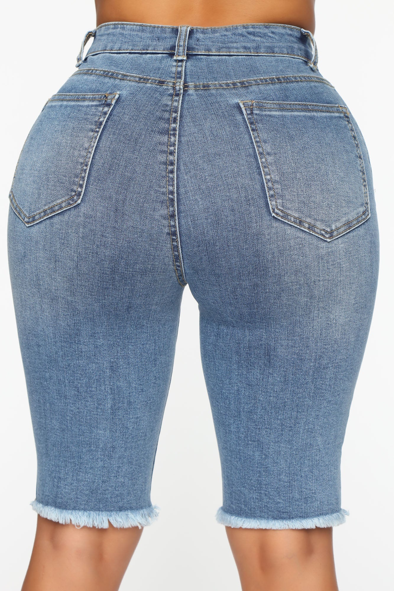 Made You Look Bermuda Shorts - Medium Blue Wash Ins Street