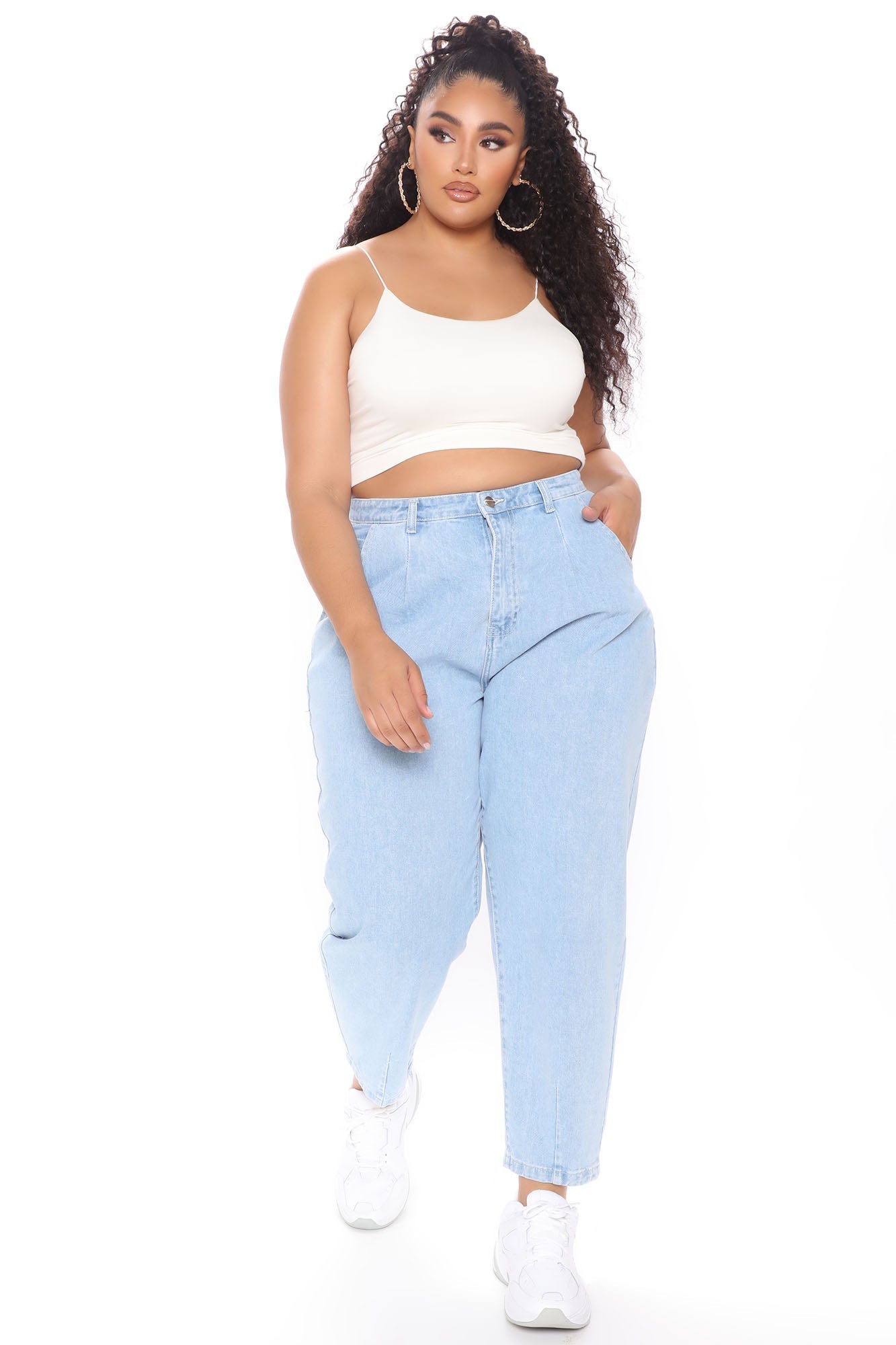 Daydreaming High Rise Mom Jeans - Light Blue Wash Ins Street