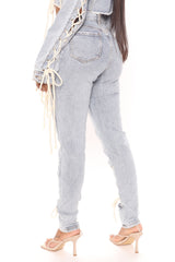 Can't Keep Up Skinny Jeans - Light Blue Wash Ins Street
