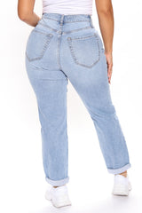 Meet Your Mom Jeans - Medium Blue Wash Ins Street