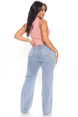 Sassy Straight Leg Jeans - Light Blue Wash Ins Street