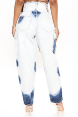 Livin' In A Dream Bleached Balloon Jeans - Light Blue Wash Ins Street