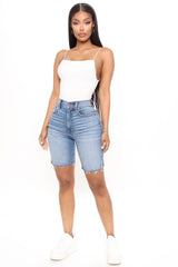 Everything's Good Super Stretch Denim Bermudas - Medium Blue Wash Ins Street