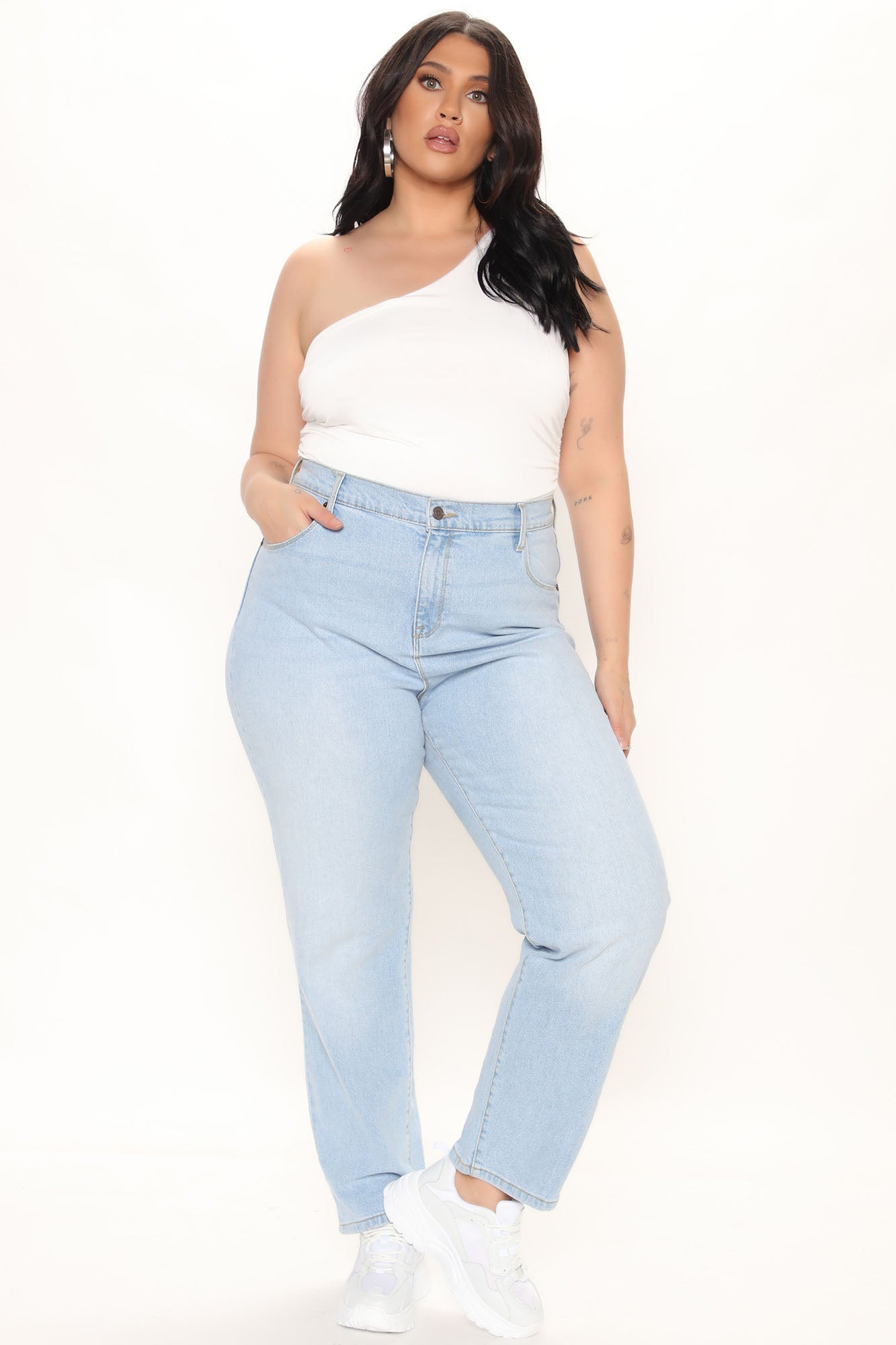 Hometown Cutie Mom Jeans - Light Blue Wash Ins Street