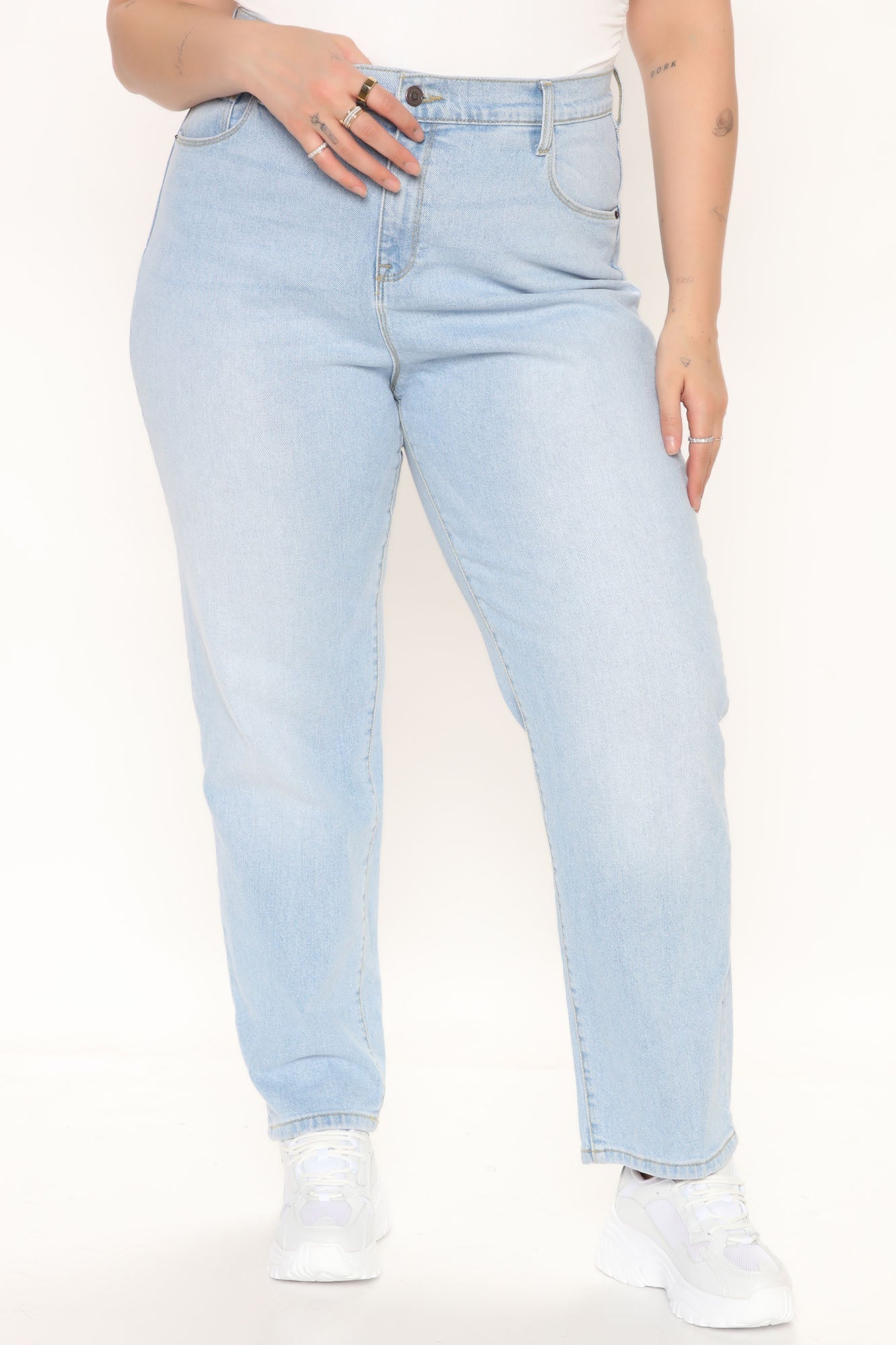Hometown Cutie Mom Jeans - Light Blue Wash Ins Street