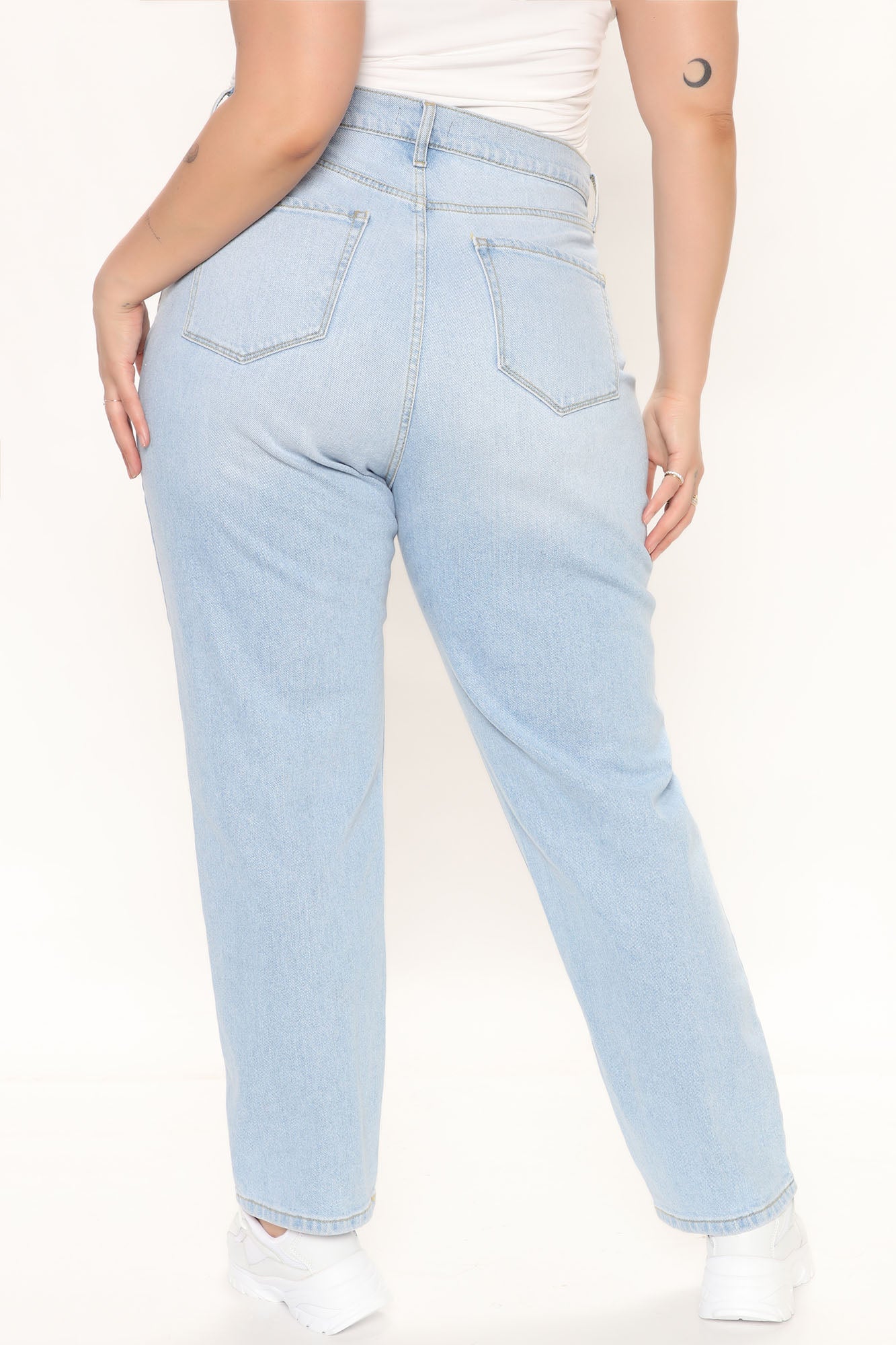 Hometown Cutie Mom Jeans - Light Blue Wash Ins Street