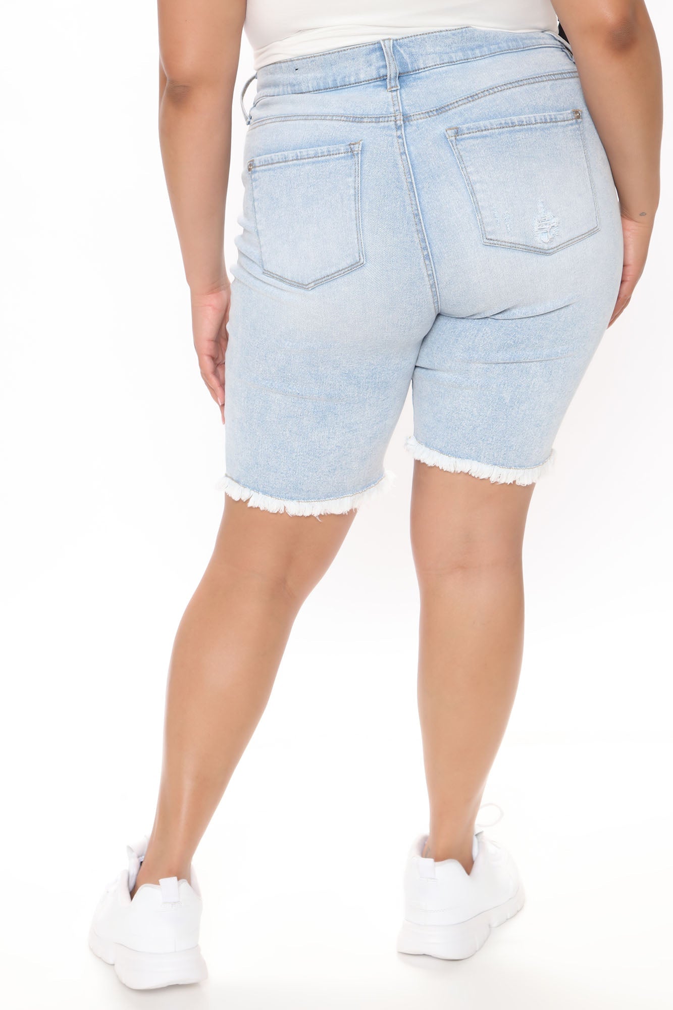 Chrishell Curvy Stretch Denim Bermudas - Light Blue Wash Ins Street