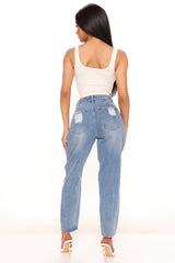 Crossover Mom Jeans - Medium Blue Wash Ins Street