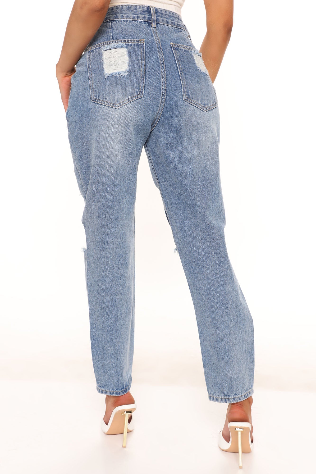 Crossover Mom Jeans - Medium Blue Wash Ins Street