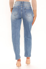 Not Your Ordinary Mom Jeans - Medium Blue Wash Ins Street