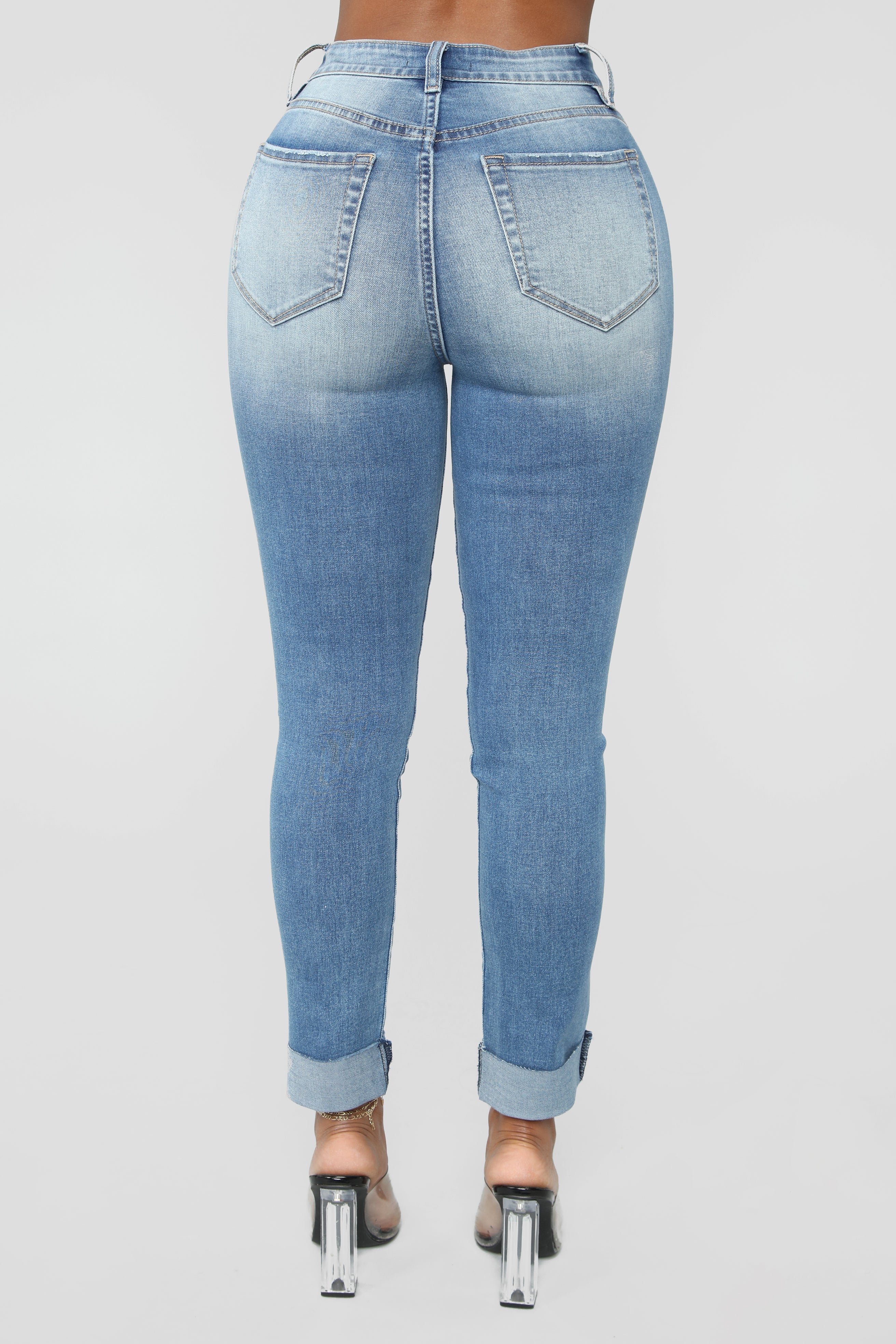 Living The Dream Ankle Jeans - Medium Blue Wash Ins Street